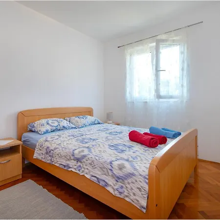 Apartment Gorgeous In With Wifi Razanj