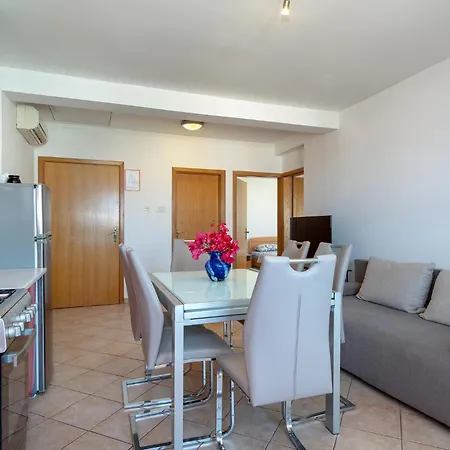 Gorgeous In With Wifi